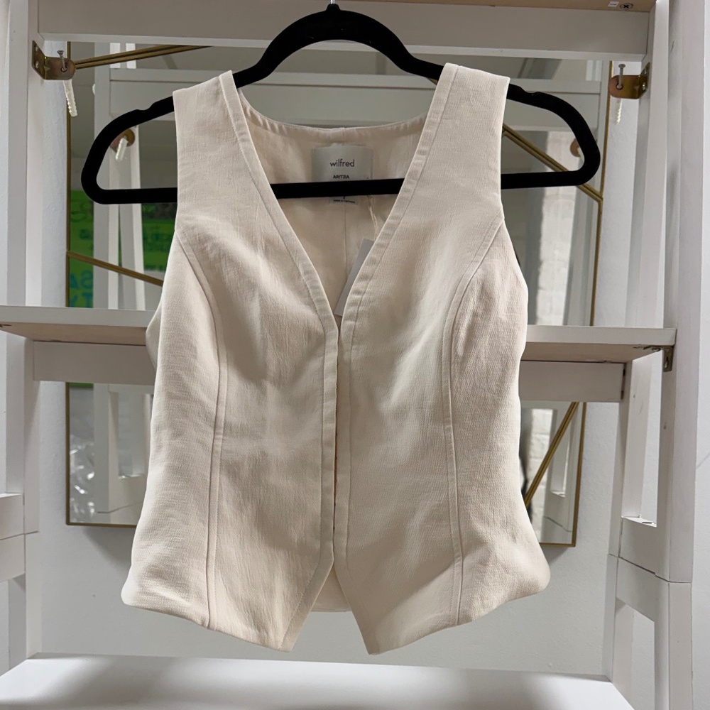 Aritzia Light Birch Bouleau pale vest size 2